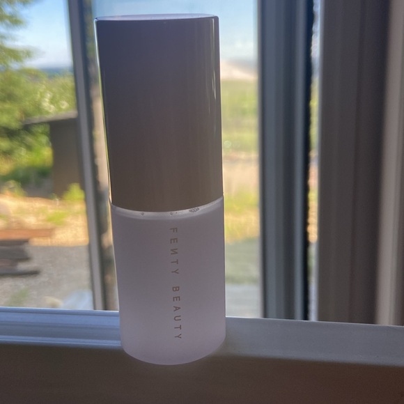 Fenty Beauty travel size makeup refreshing spray 40ml - Picture 6 of 7
